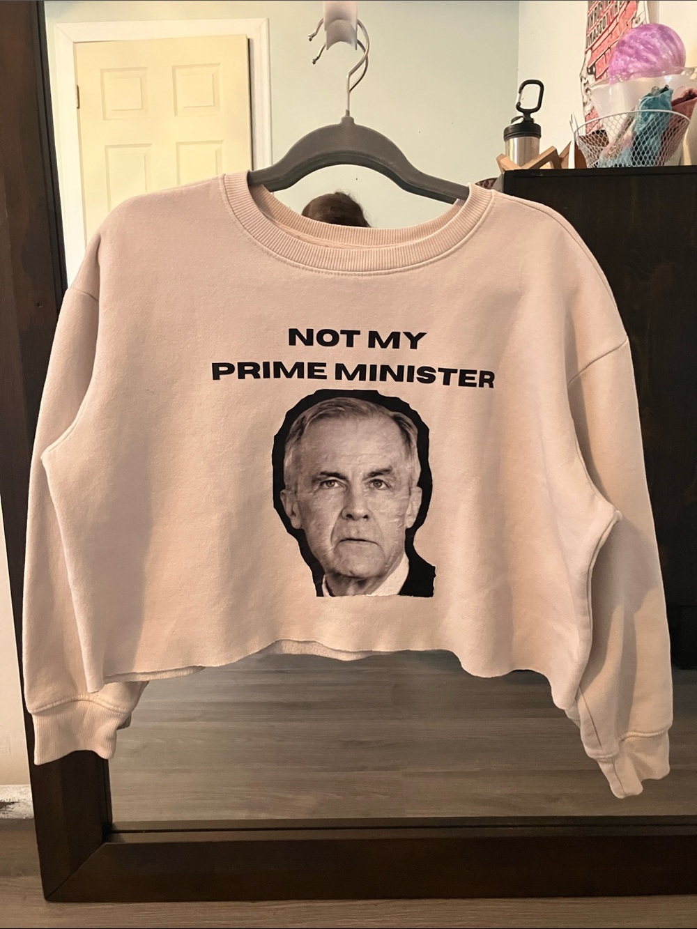 Graphic Cropped Sweatshirt